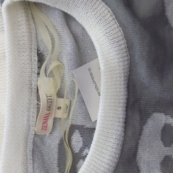 Zenana Grey Outfitters Skull Top Long Sleeve Size Small - Picture 7 of 7